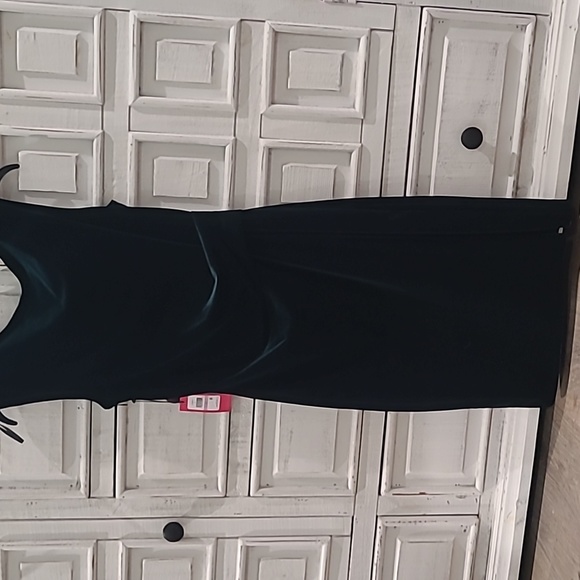 Vince Camuto Emerald Green Velvet Dress - Picture 4 of 4